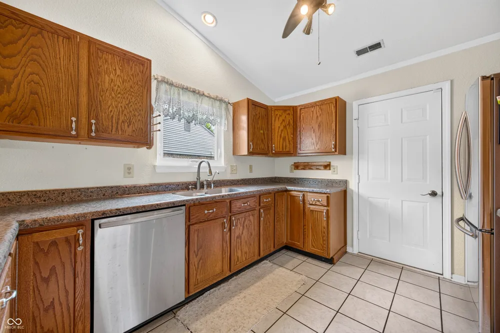 1240 Matthews Court Franklin, IN 46131