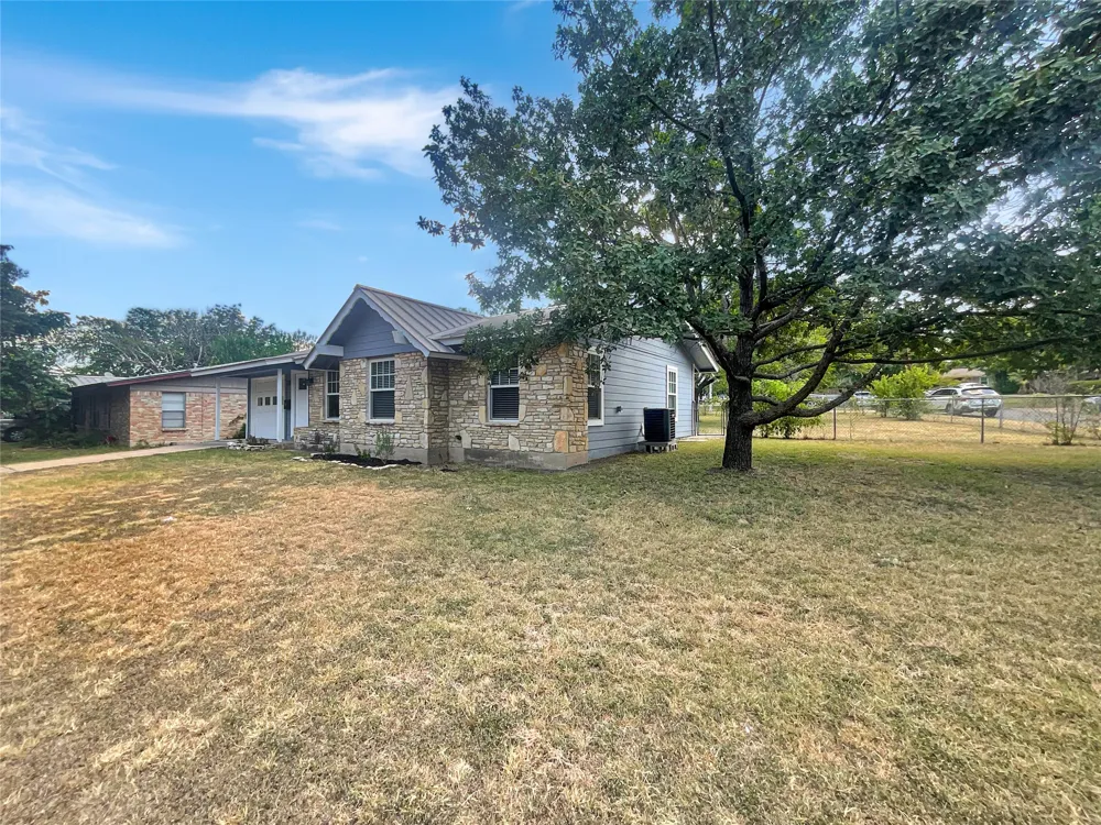 8801 Parkfield Drive Austin, TX 78758
