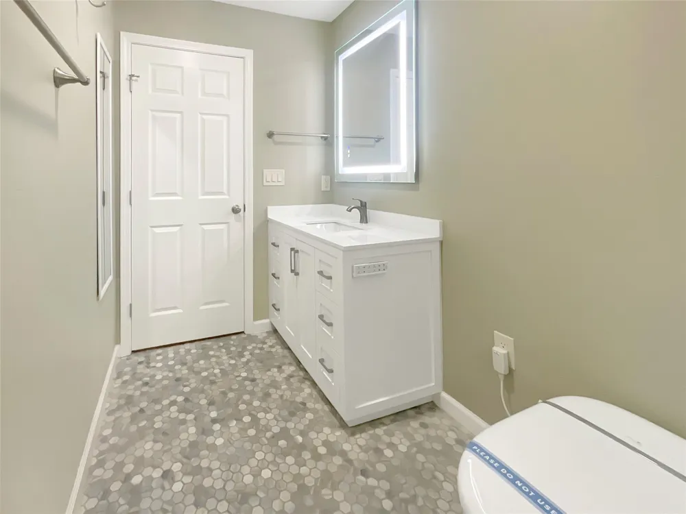 8801 Parkfield Drive Austin, TX 78758