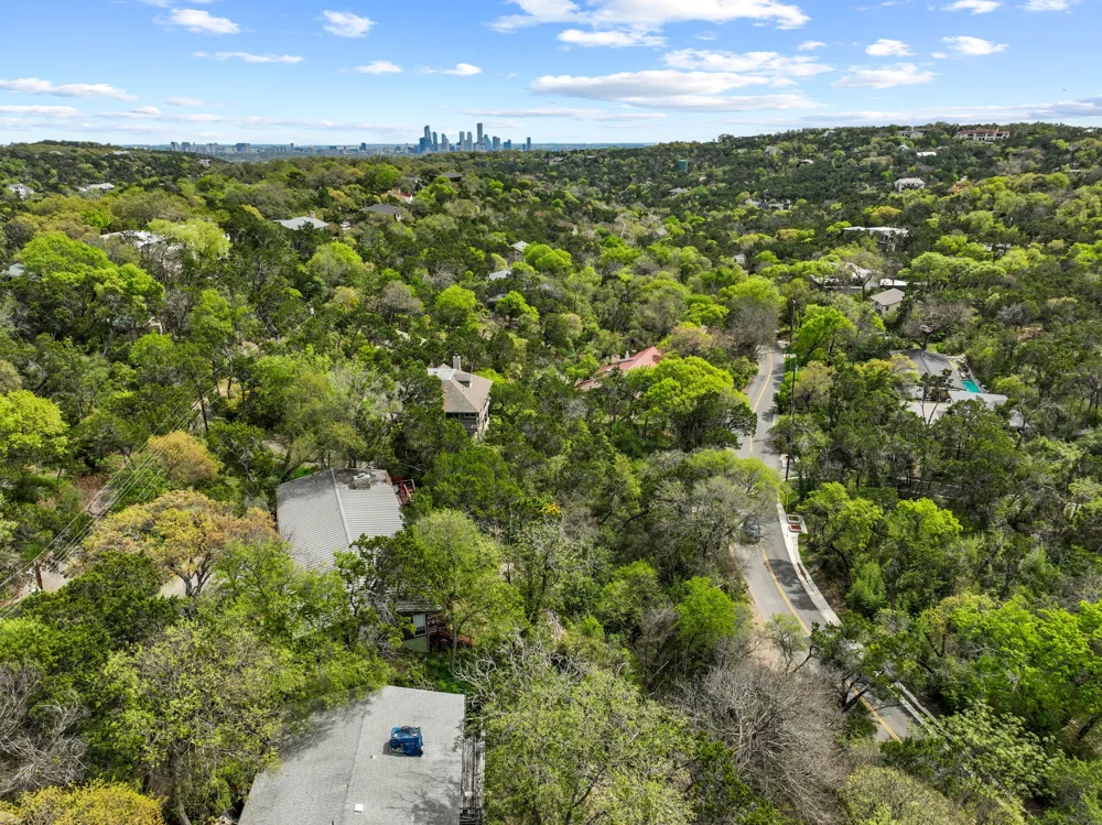 1204 Yaupon Valley Road West Lake Hills, TX 78746