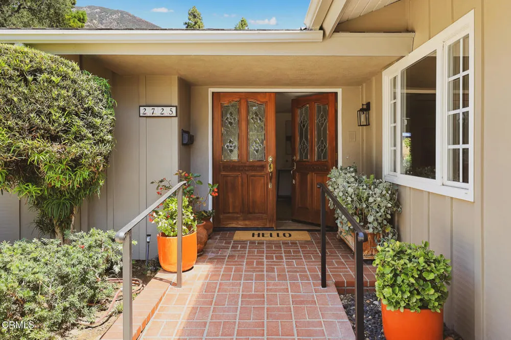 2725 Brierhaven Drive La Crescenta, CA 91214