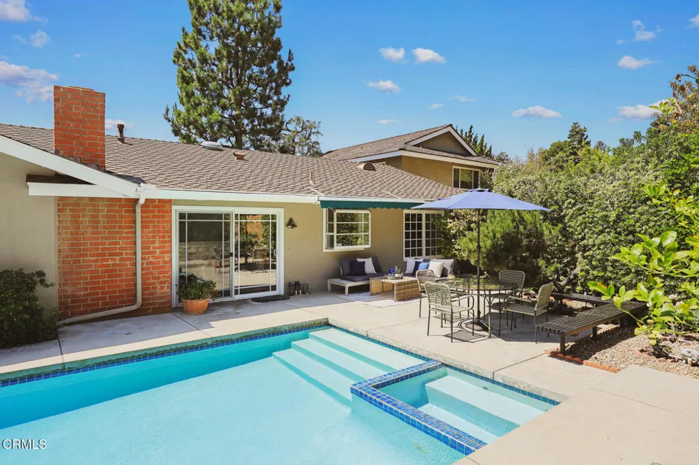 2725 Brierhaven Drive La Crescenta, CA 91214