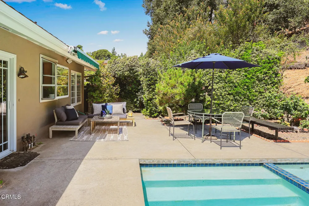 2725 Brierhaven Drive La Crescenta, CA 91214