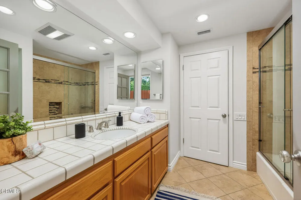 2725 Brierhaven Drive La Crescenta, CA 91214