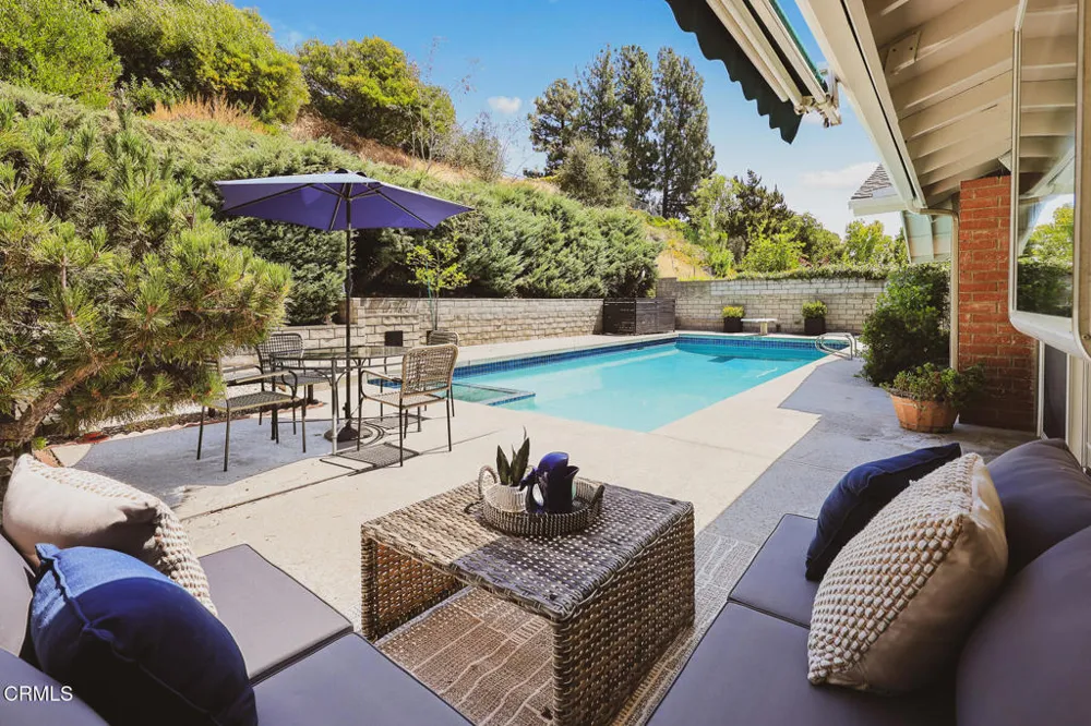 2725 Brierhaven Drive La Crescenta, CA 91214