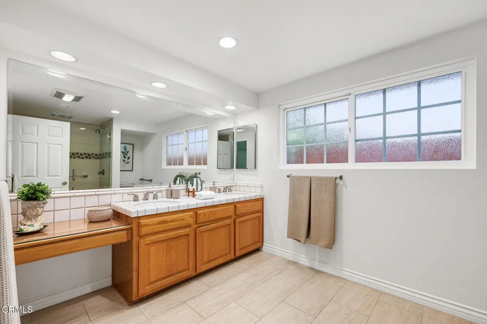 2725 Brierhaven Drive La Crescenta, CA 91214
