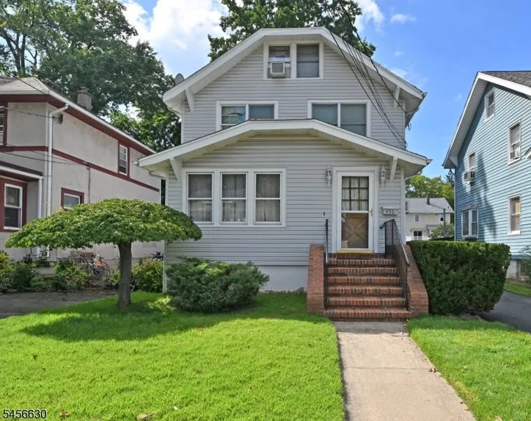 856 Ester Ave Teaneck, NJ 07666