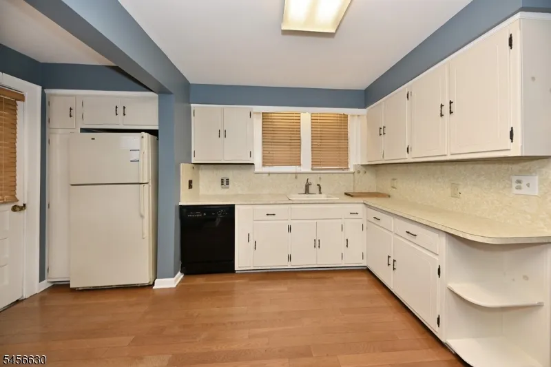 856 Ester Ave Teaneck, NJ 07666