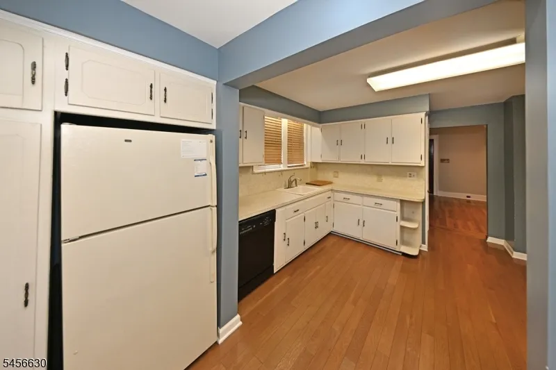 856 Ester Ave Teaneck, NJ 07666