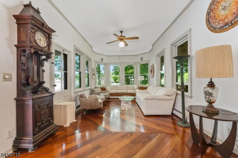 90 Ithanell Rd Hopatcong, NJ 07843