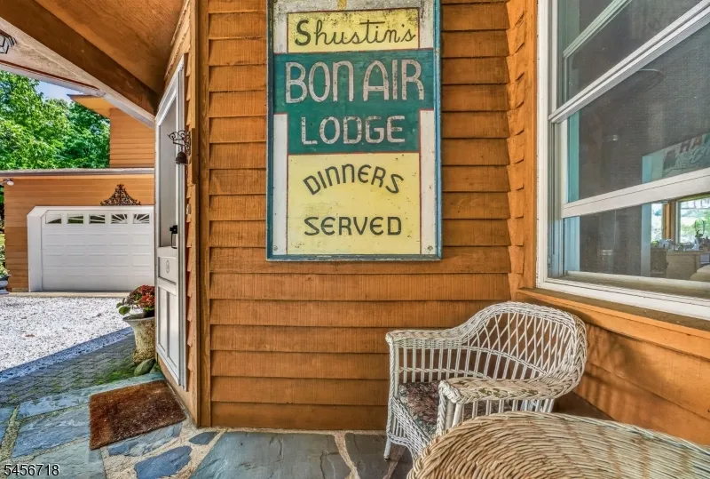 90 Ithanell Rd Hopatcong, NJ 07843