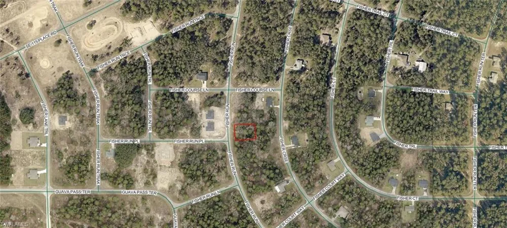 9037 Fisher RUN Ocklawaha, FL 32179