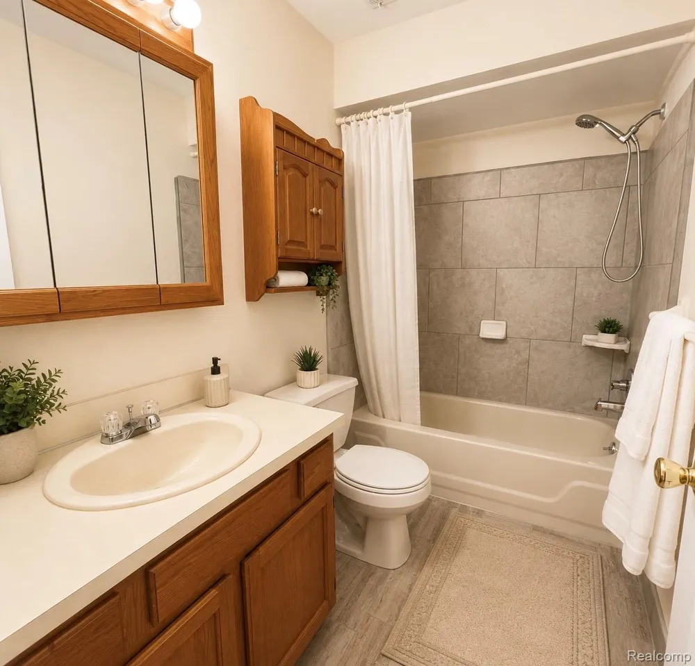 24128 Avon Lane Clinton Charter Township, MI 48036