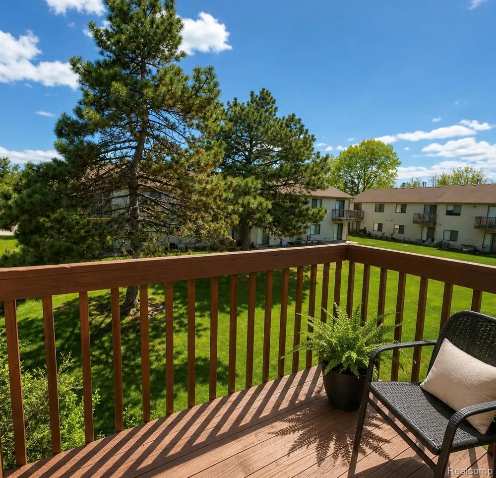 24128 Avon Lane Clinton Charter Township, MI 48036