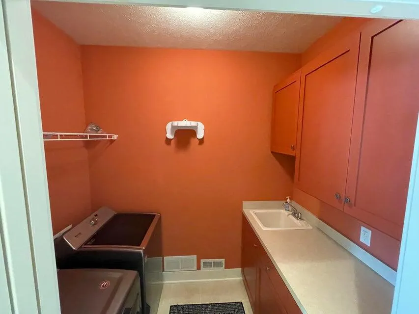 6852 Westshire Drive Norton Shores City, MI 49444