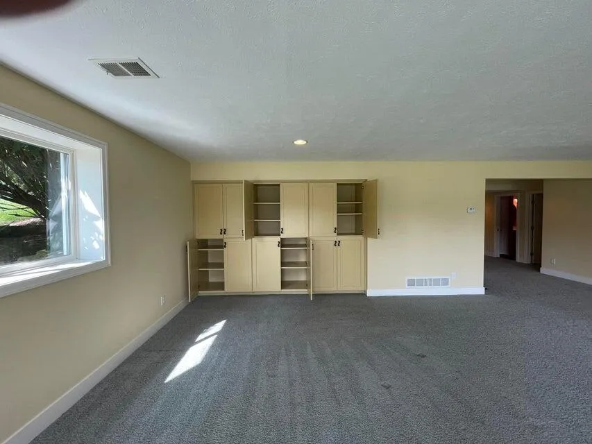 6852 Westshire Drive Norton Shores City, MI 49444