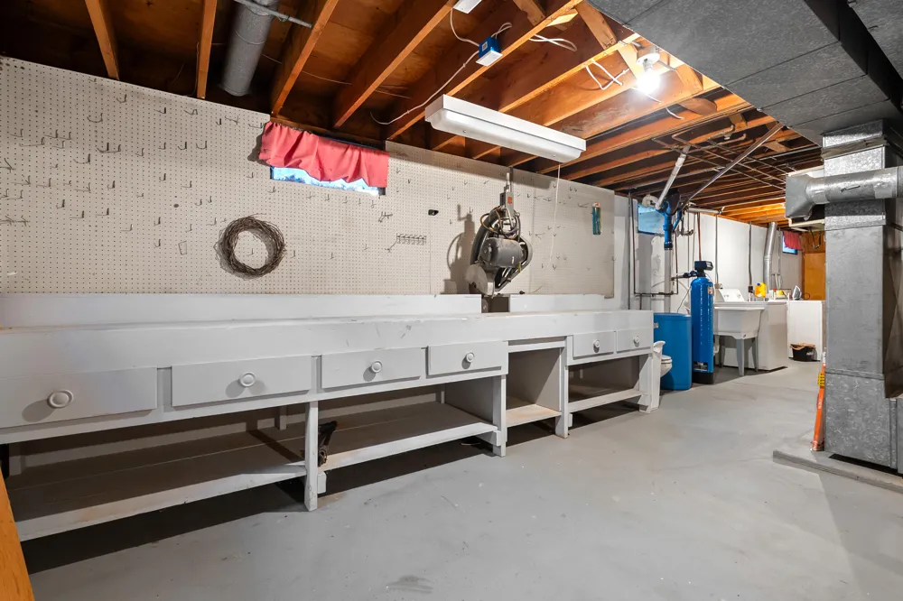 8027 Waylee Street Portage City, MI 49002