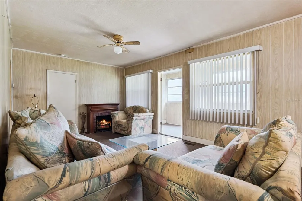 381 W OHIO AVENUE Lake Helen, FL 32744