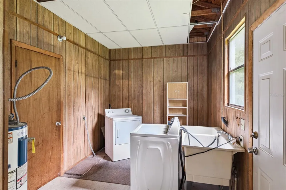381 W OHIO AVENUE Lake Helen, FL 32744