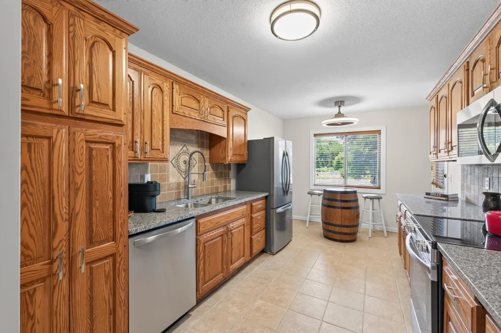 6976 Langford Court Edina, MN 55436