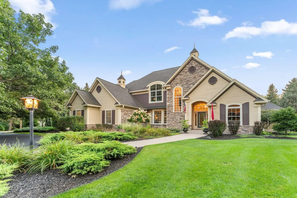 4570 Neal Avenue Stillwater, MN 55082
