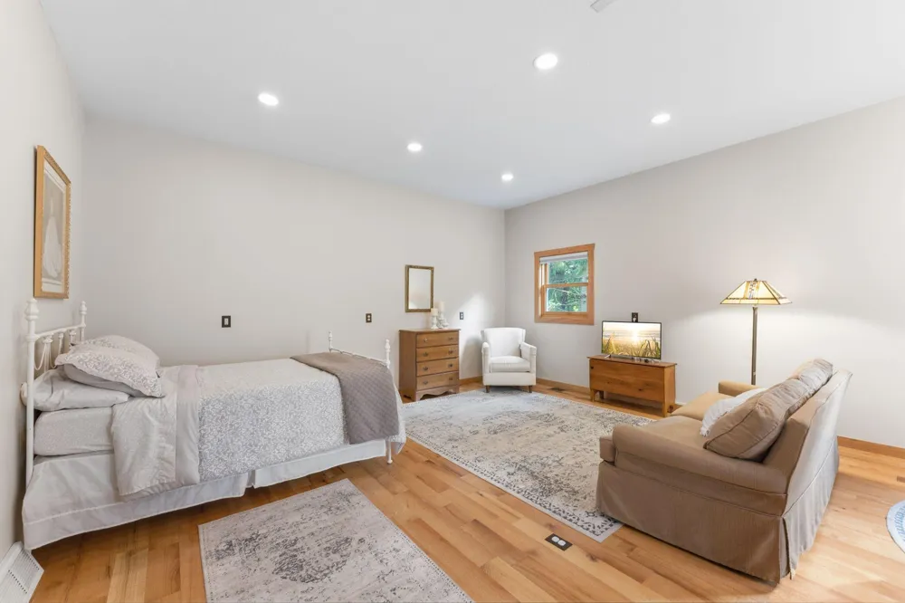 4570 Neal Avenue Stillwater, MN 55082