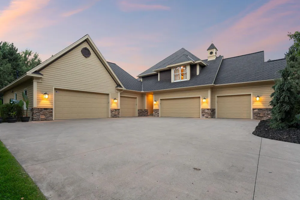 4570 Neal Avenue Stillwater, MN 55082