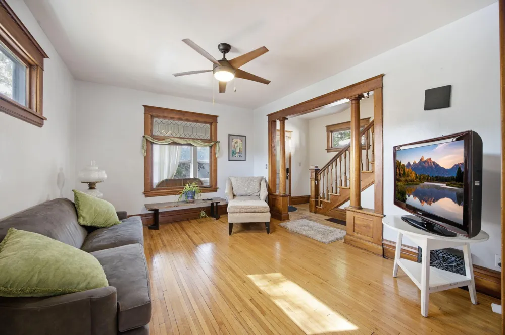 1825 Minnehaha Avenue W Saint Paul, MN 55104