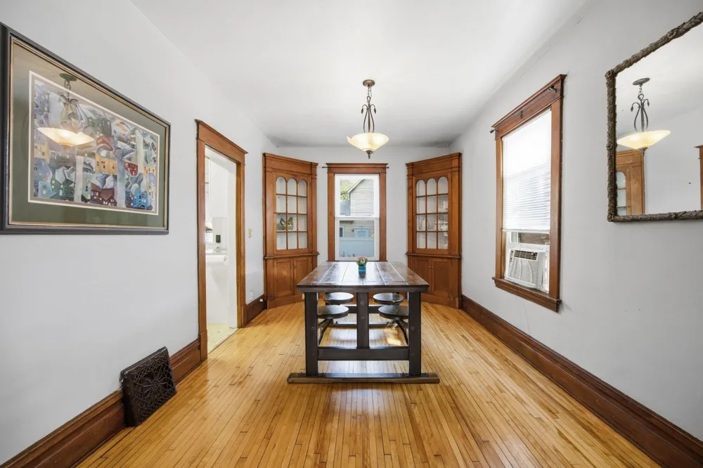 1825 Minnehaha Avenue W Saint Paul, MN 55104