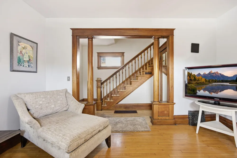 1825 Minnehaha Avenue W Saint Paul, MN 55104
