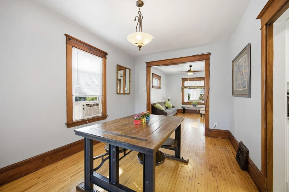 1825 Minnehaha Avenue W Saint Paul, MN 55104