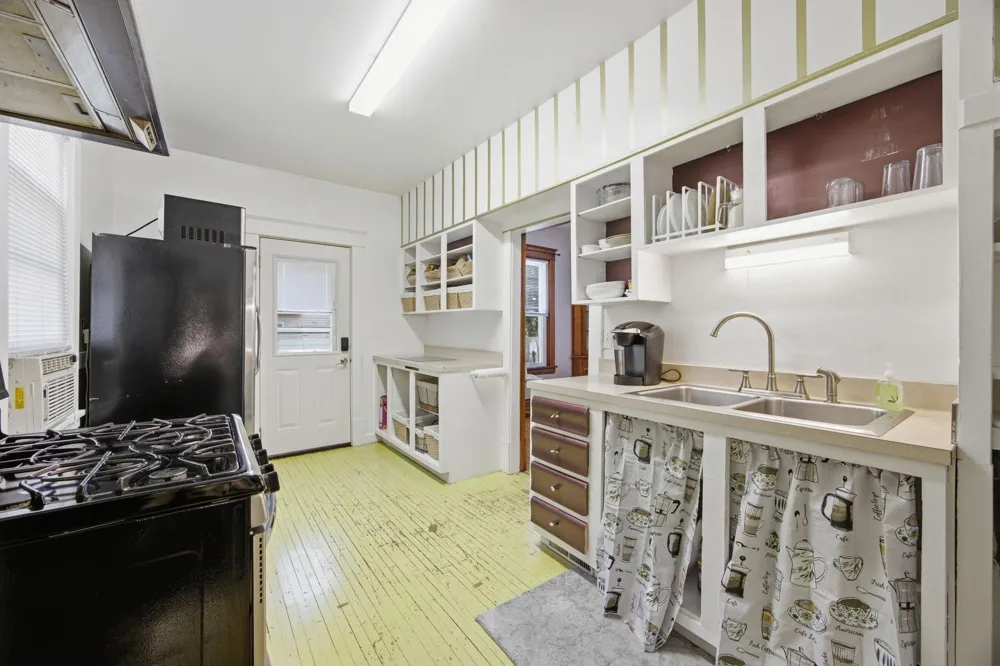 1825 Minnehaha Avenue W Saint Paul, MN 55104