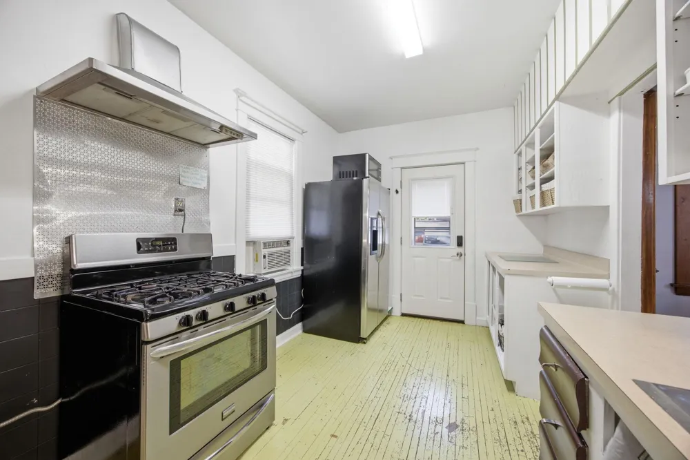 1825 Minnehaha Avenue W Saint Paul, MN 55104