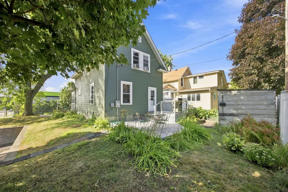 1825 Minnehaha Avenue W Saint Paul, MN 55104