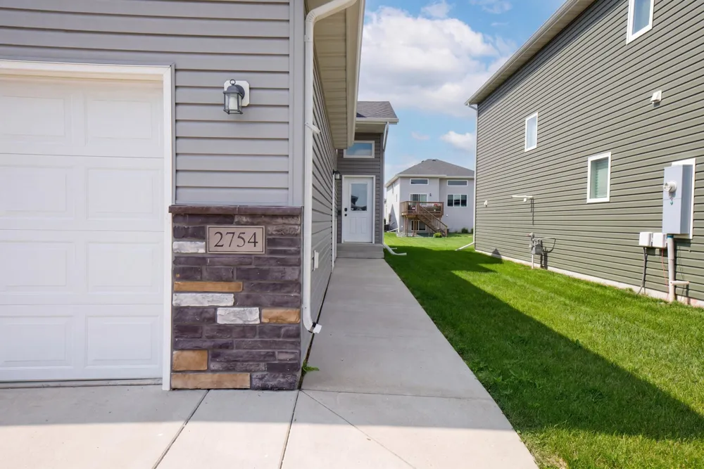 2754 10th Street W West Fargo, ND 58078