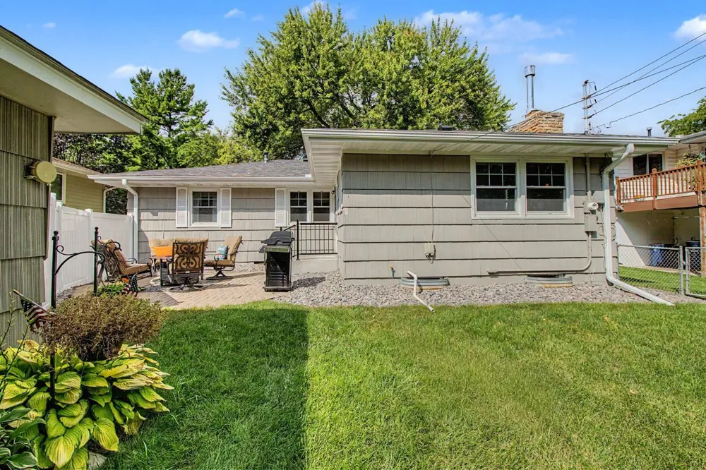 1424 Rhode Island Avenue Golden Valley, MN 55427