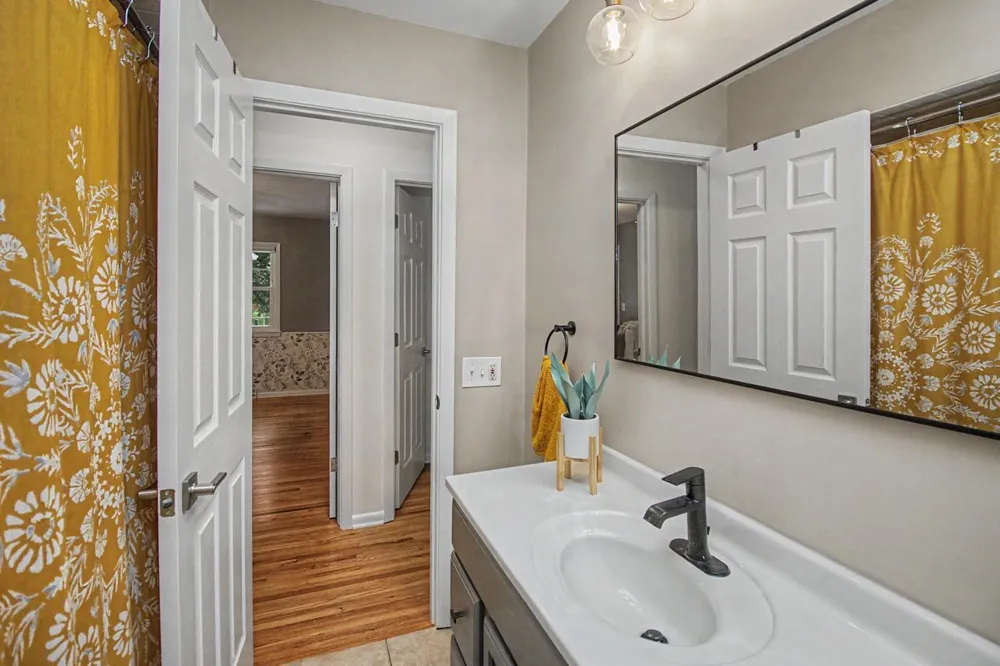 1424 Rhode Island Avenue Golden Valley, MN 55427