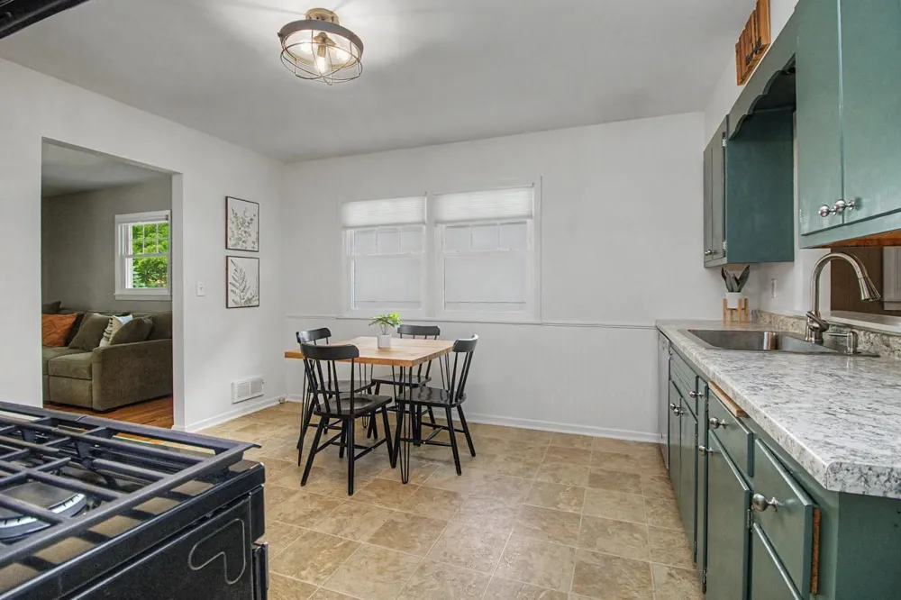 1424 Rhode Island Avenue Golden Valley, MN 55427