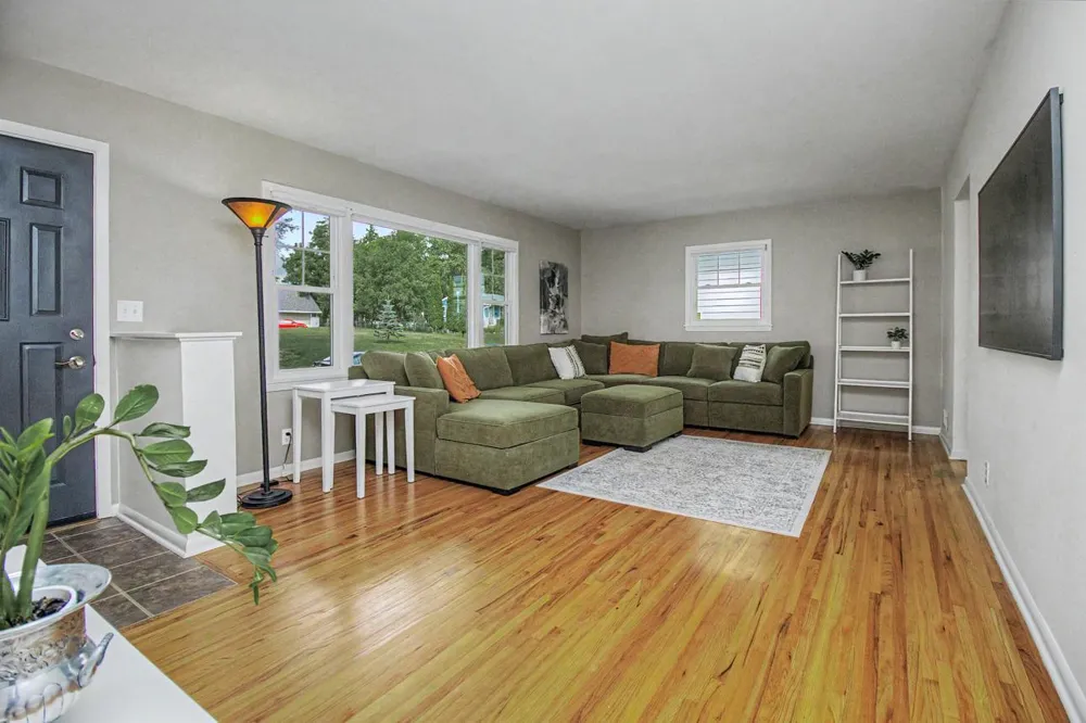 1424 Rhode Island Avenue Golden Valley, MN 55427