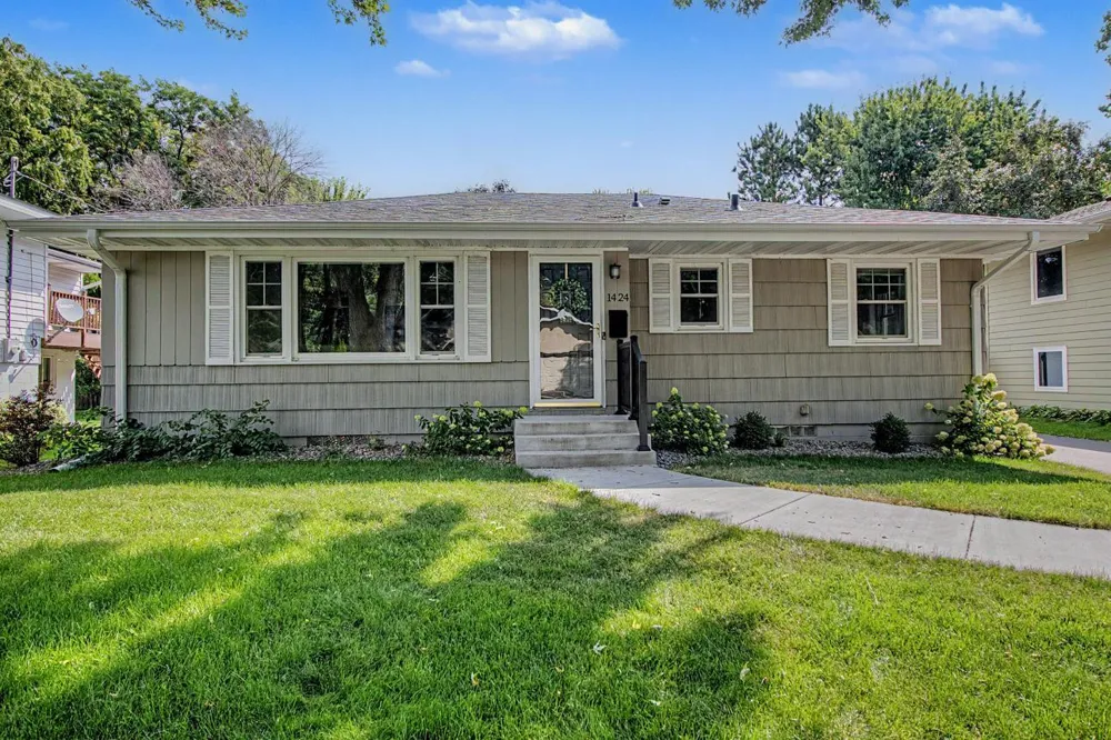 1424 Rhode Island Avenue Golden Valley, MN 55427
