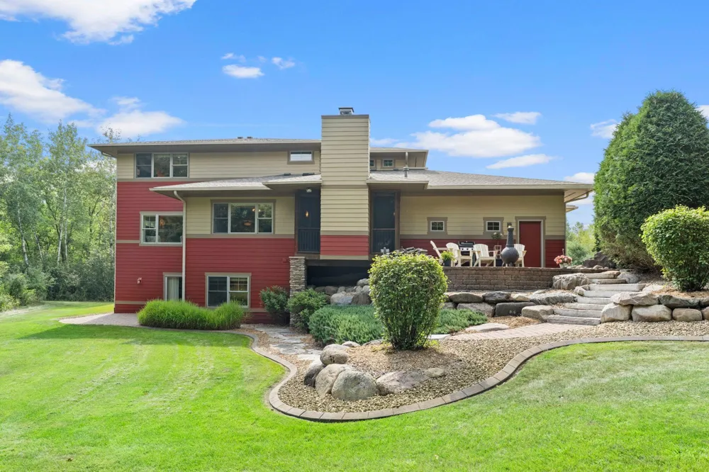 2355 Morgan Avenue Stillwater, MN 55082