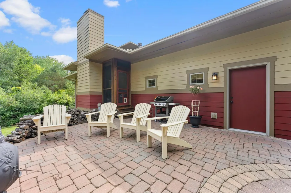 2355 Morgan Avenue Stillwater, MN 55082