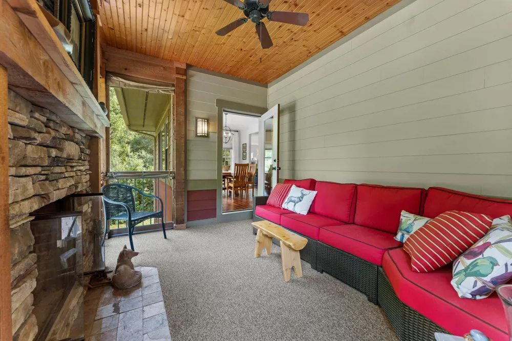 2355 Morgan Avenue Stillwater, MN 55082