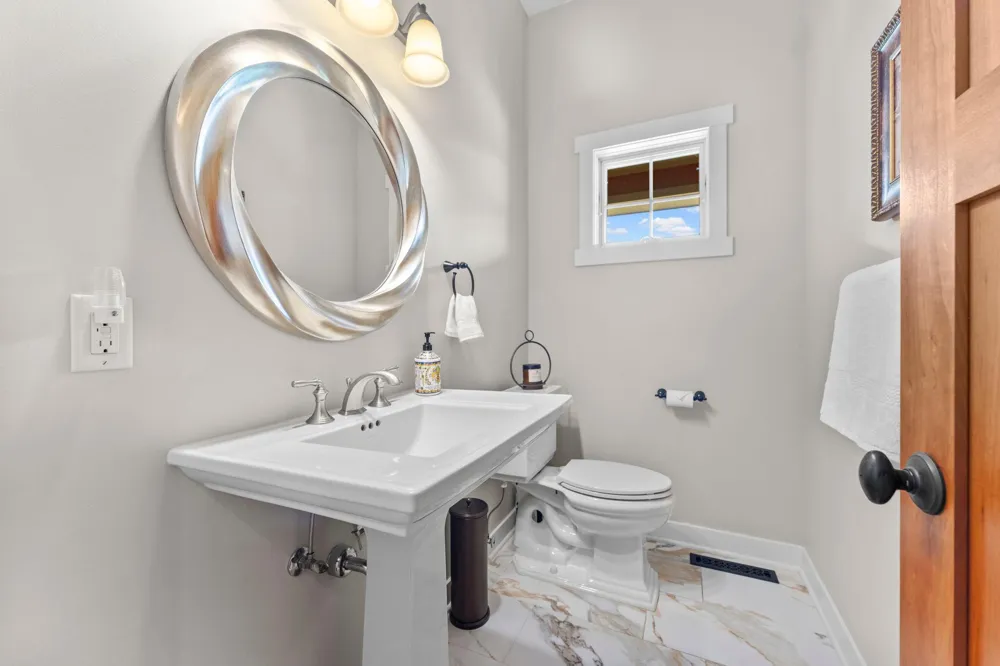 2355 Morgan Avenue Stillwater, MN 55082