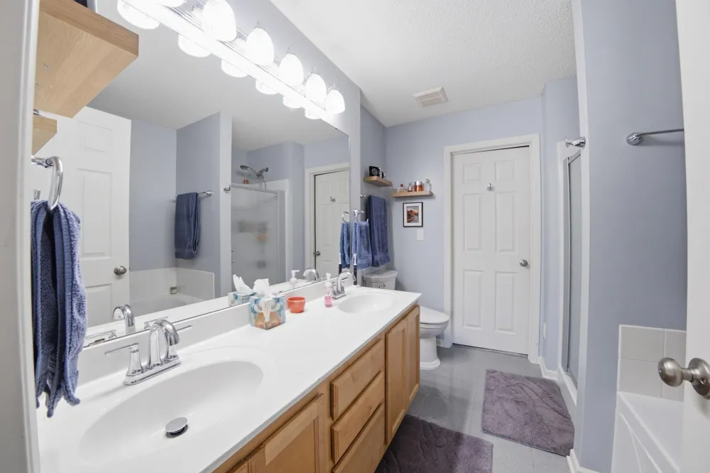 1574 Liberty Circle Shakopee, MN 55379