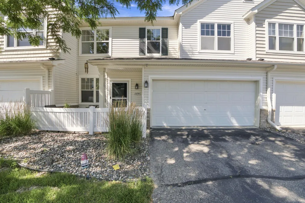 1574 Liberty Circle Shakopee, MN 55379