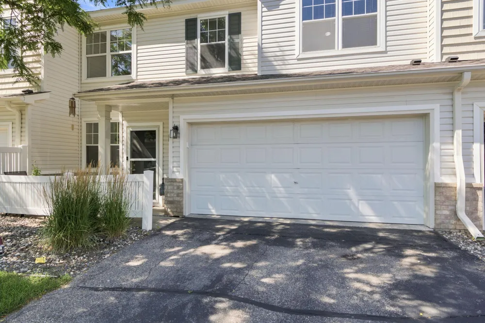 1574 Liberty Circle Shakopee, MN 55379
