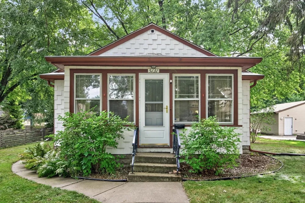 5131 37th Avenue S Minneapolis, MN 55417