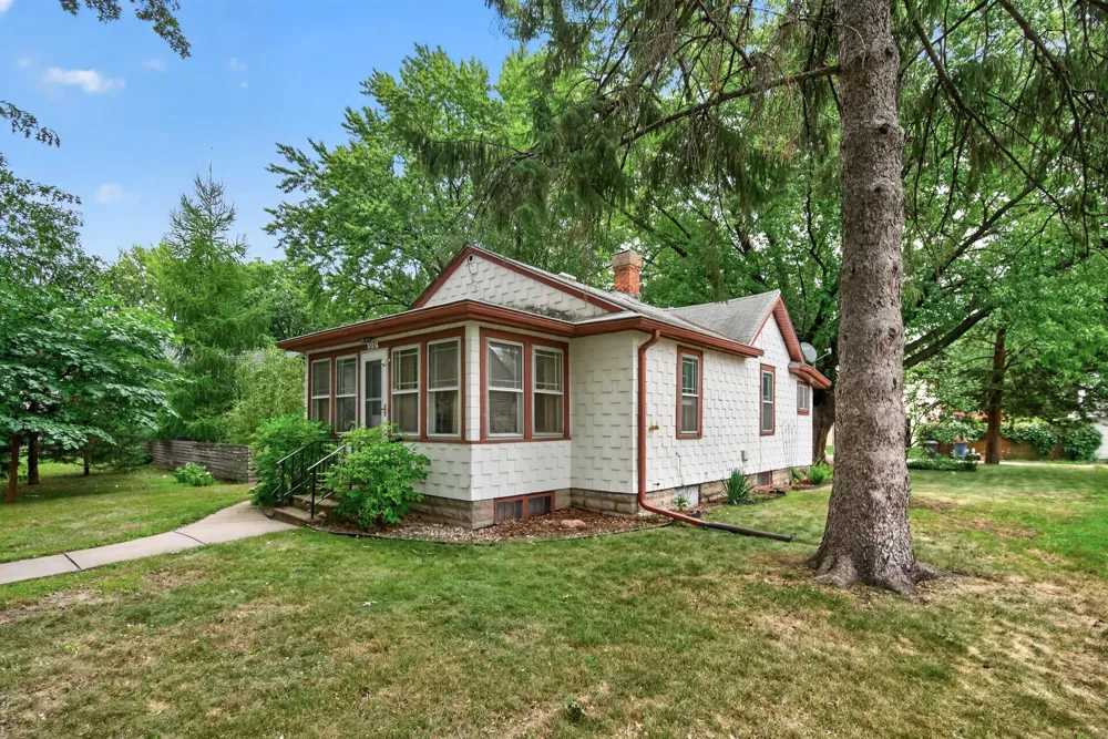 5131 37th Avenue S Minneapolis, MN 55417