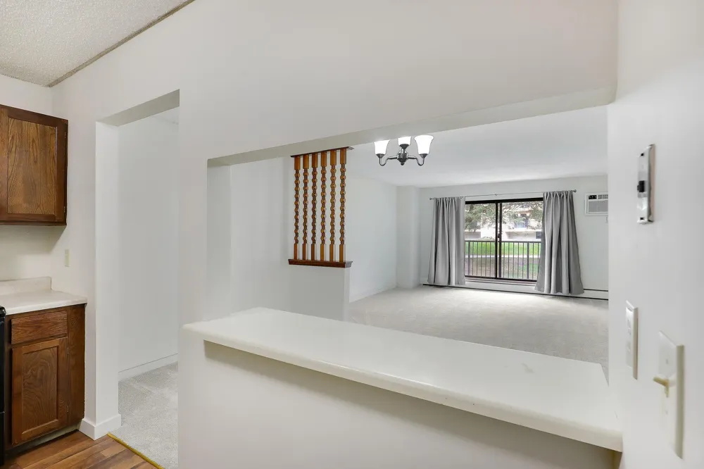 10411 Cedar Lake Road #208 Minnetonka, MN 55305